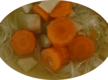 Vietnamesische Gemüsesuppe mit Nudeln